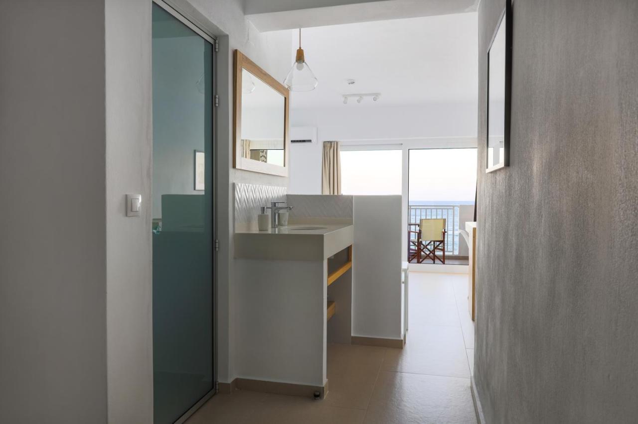 Sea Breeze Hotel (Adults Only) Херсониссос Экстерьер фото