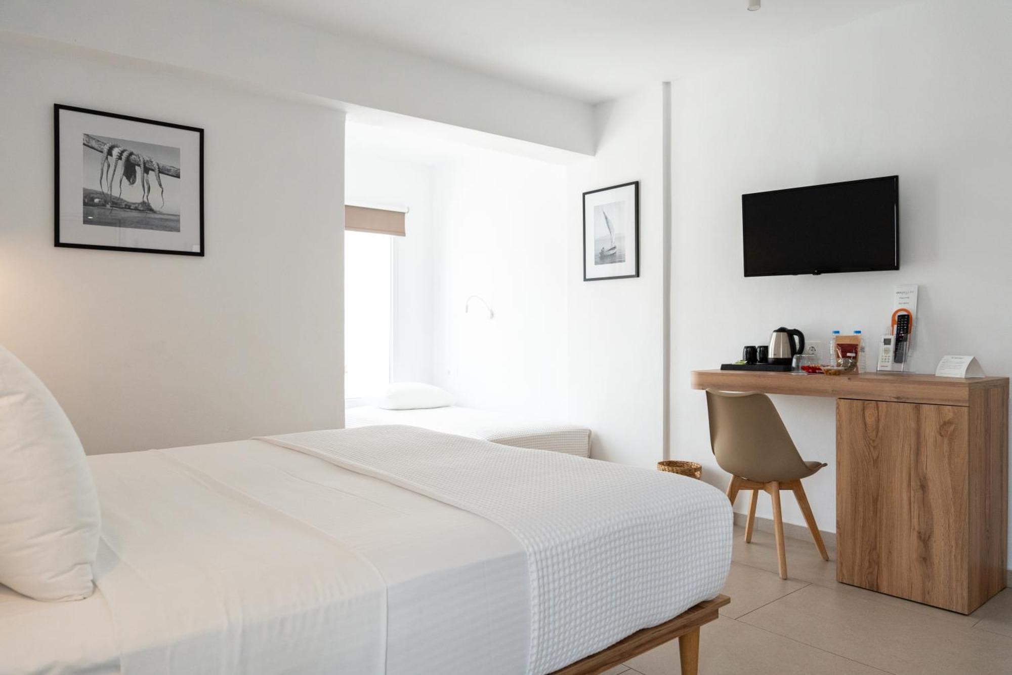 Sea Breeze Hotel (Adults Only) Херсониссос Экстерьер фото