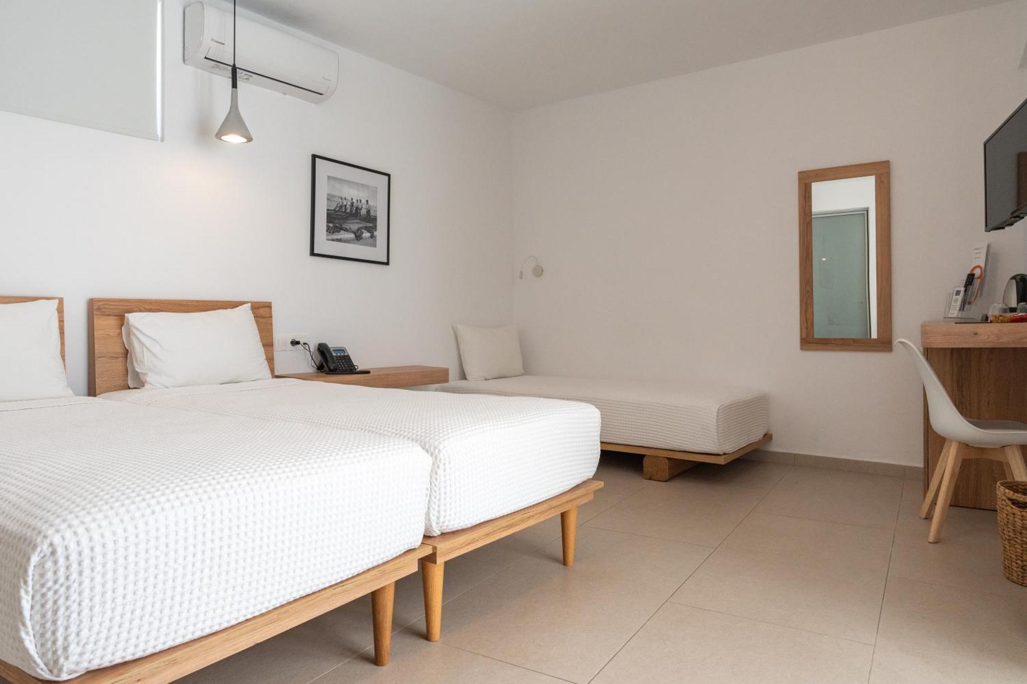 Sea Breeze Hotel (Adults Only) Херсониссос Экстерьер фото