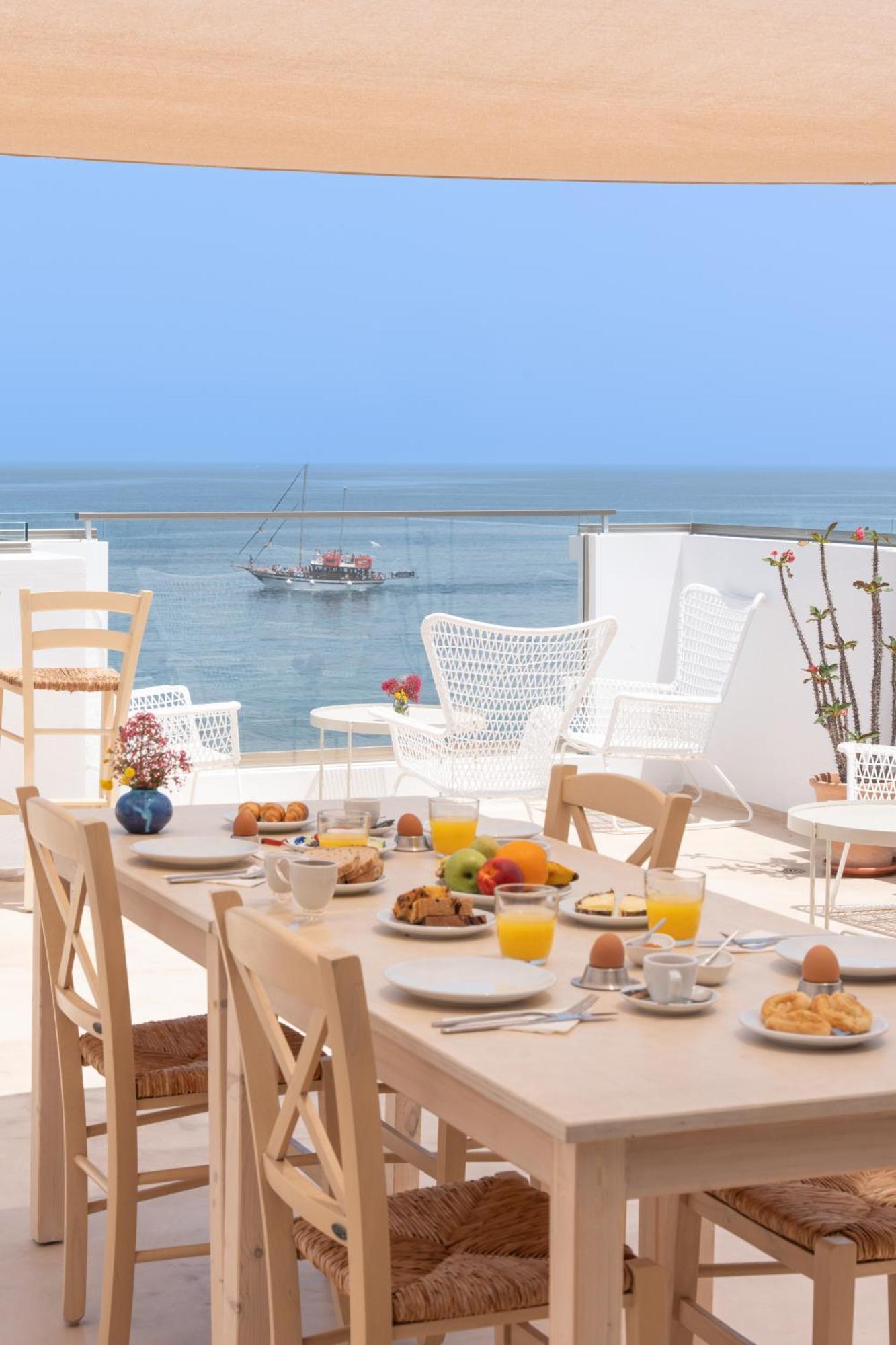 Sea Breeze Hotel (Adults Only) Херсониссос Экстерьер фото